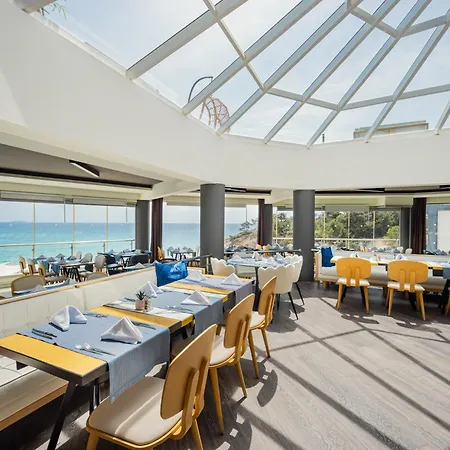 Trypiti Blue Dream Palace And Hive Water Park 5*