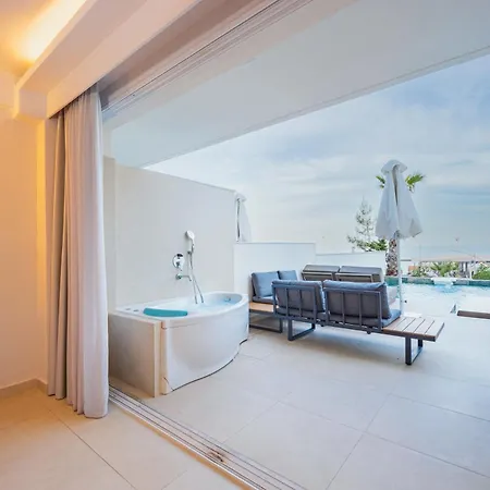 Trypiti Blue Dream Palace And Hive Water Park Limenária