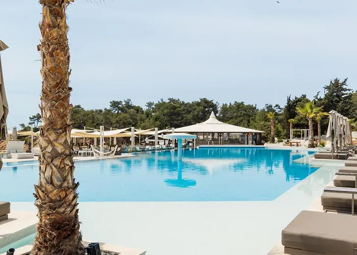 Trypiti Blue Dream Palace And Hive Water Park 5*