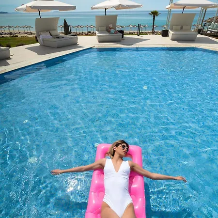 Resort Trypiti Blue Dream Palace And Hive Water Park