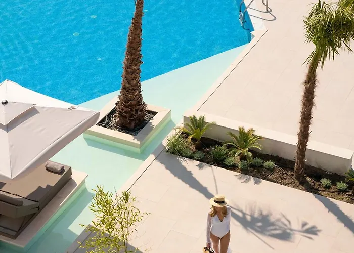 Trypiti Blue Dream Palace And Hive Water Park