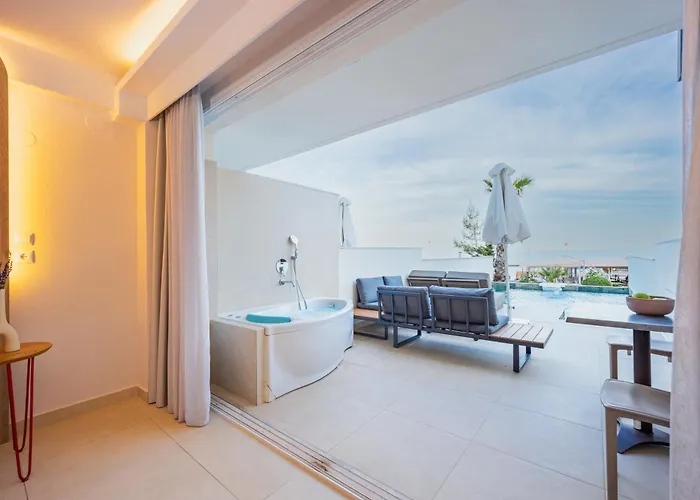 Trypiti Blue Dream Palace And Hive Water Park 利迈纳里亚